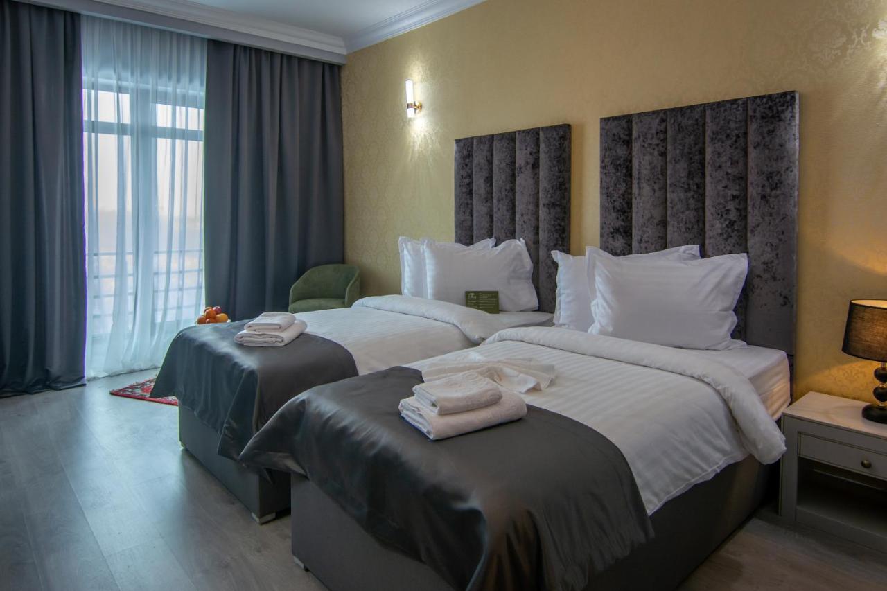 Phoenicia Express Hotel Bukarest Exteriör bild
